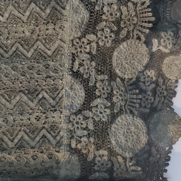 Top - Picture 2 of 3